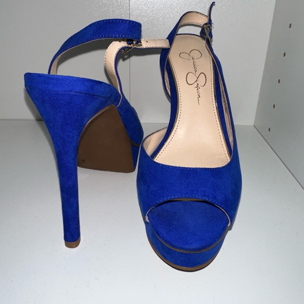 Jessica Simpson Blue heel. Size 7.